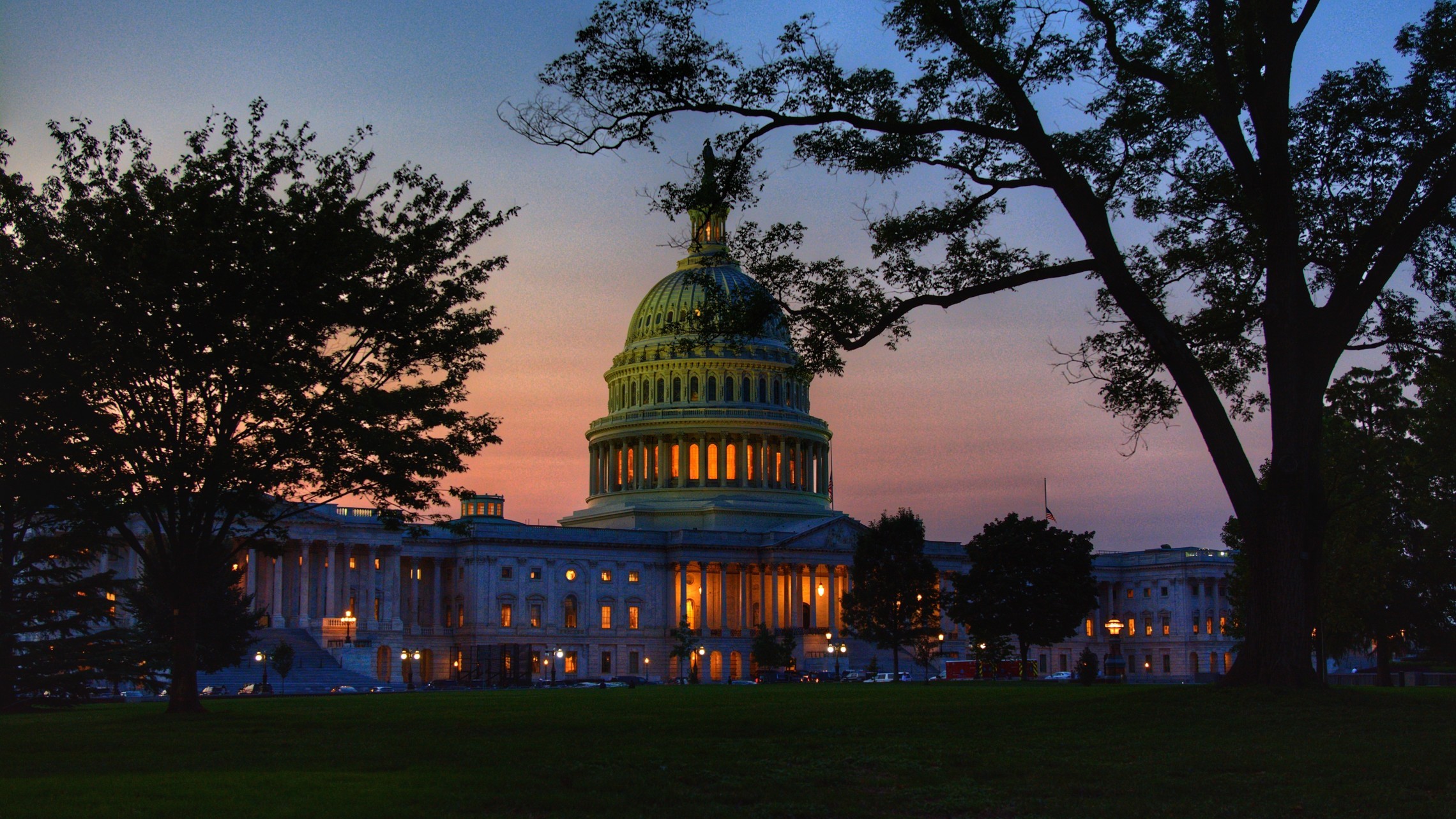 photo of US Capitol building at dusk