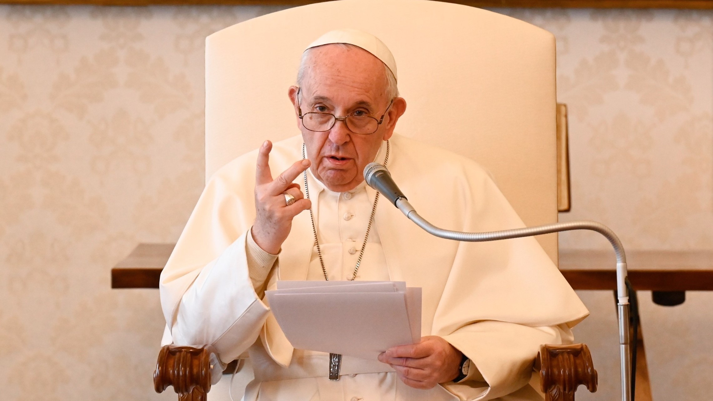 Pope Francis Explains Each Day of the Triduum